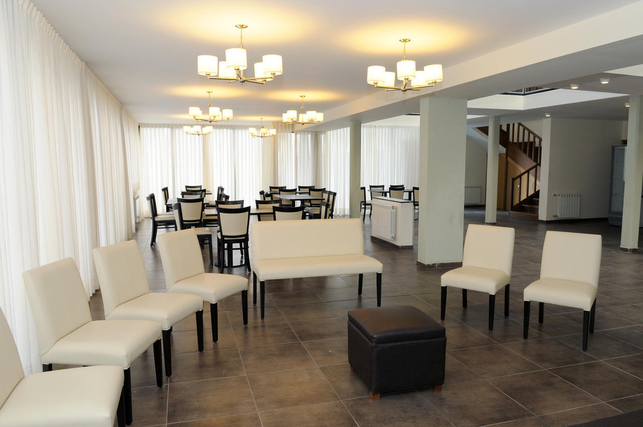 Hotel Ranqueles Вілья-Карлос-Пас Екстер'єр фото